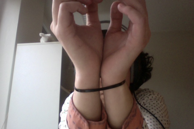 Spending one hour with my hand tied