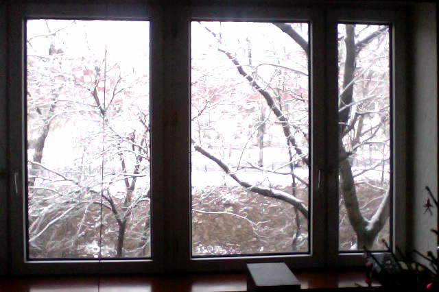 Taking 2 pictures from 2 windows on opposite sides of an appartment1